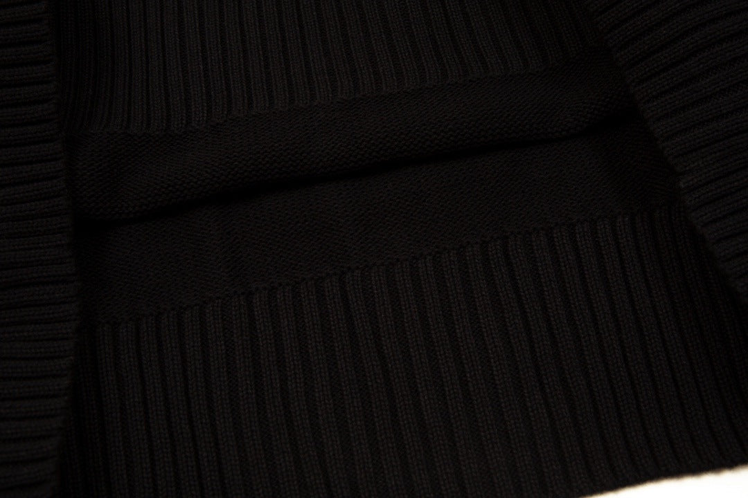 HEART SWEATER BLACK (UNISEX)